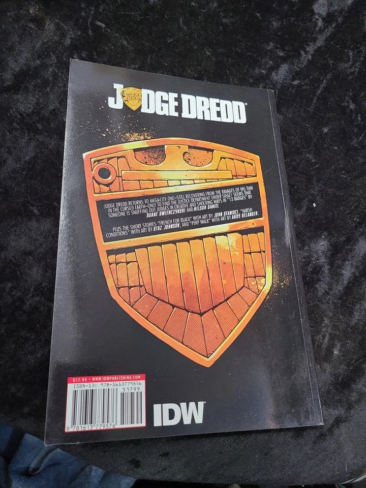 IDW Judge DREDD 第 4 卷贸易平装图形小说 13 名法官 — 第 2/2 张图片