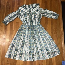 Vintage 1950s Nelly Don White Blue Floral Apple Dress Collar Shirtdress W 25"