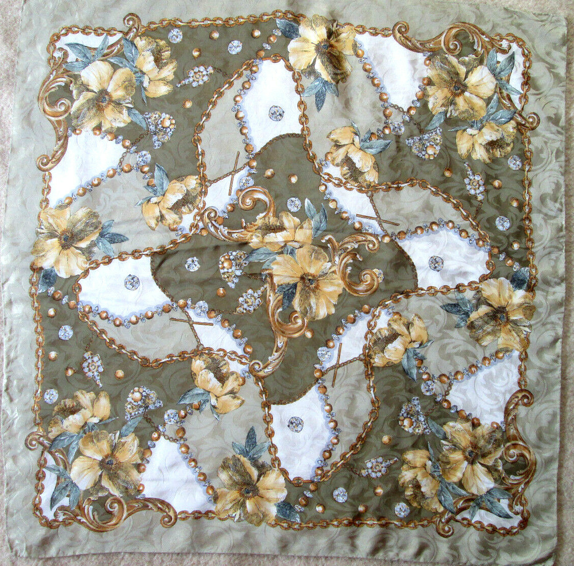 Foulard En Soie Vintage – 83 X 85 Cm – Vert – Léger Et élégant