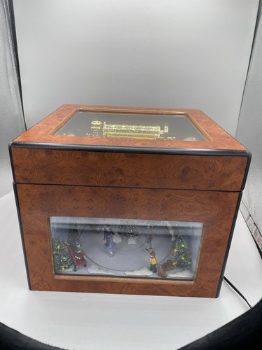 RARE Mr. Christmas Gold Label Animated Concertina with 50 carols, and classics - Picture 9 of 17