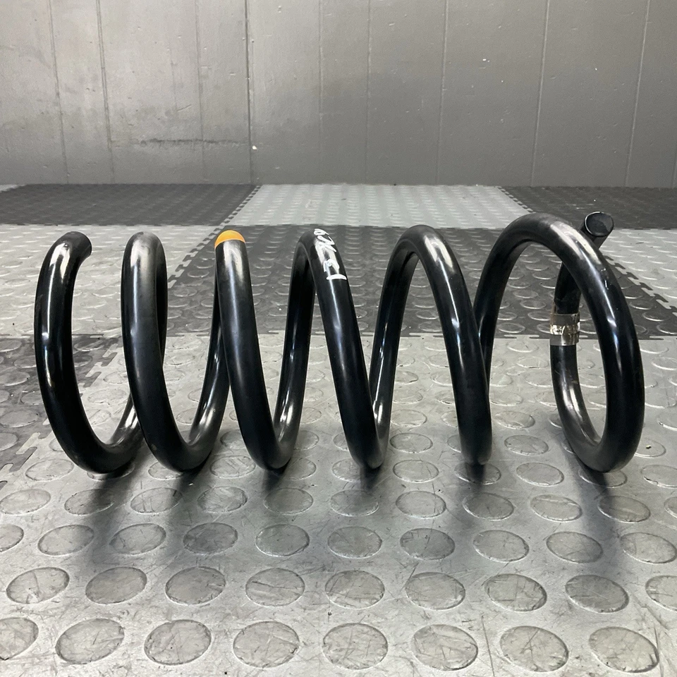 Muelle helicoidal de suspensión lateral derecho trasero Volvo XC90 2009-2013 FABRICANTE DE EQUIPOS ORIGINALES Foto 4 de 4