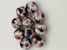 10 15mm Silicone Beads In Daisy Print