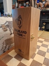 Highland Park 25 Years Empty Single Malt Whisky Presentation Storage Wooden Box