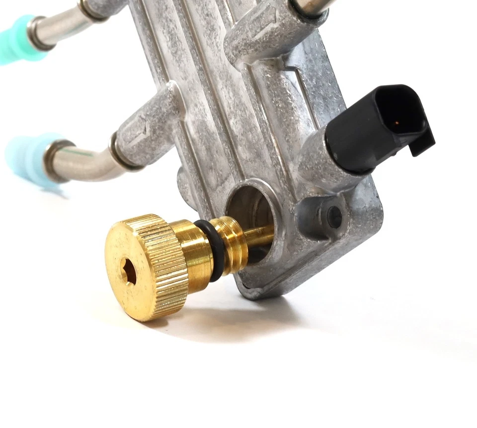 Separador de agua Ford 6,0 L Powerstroke HFCM sensor WIF y kit de enchufe de drenaje de latón Foto 4 de 4