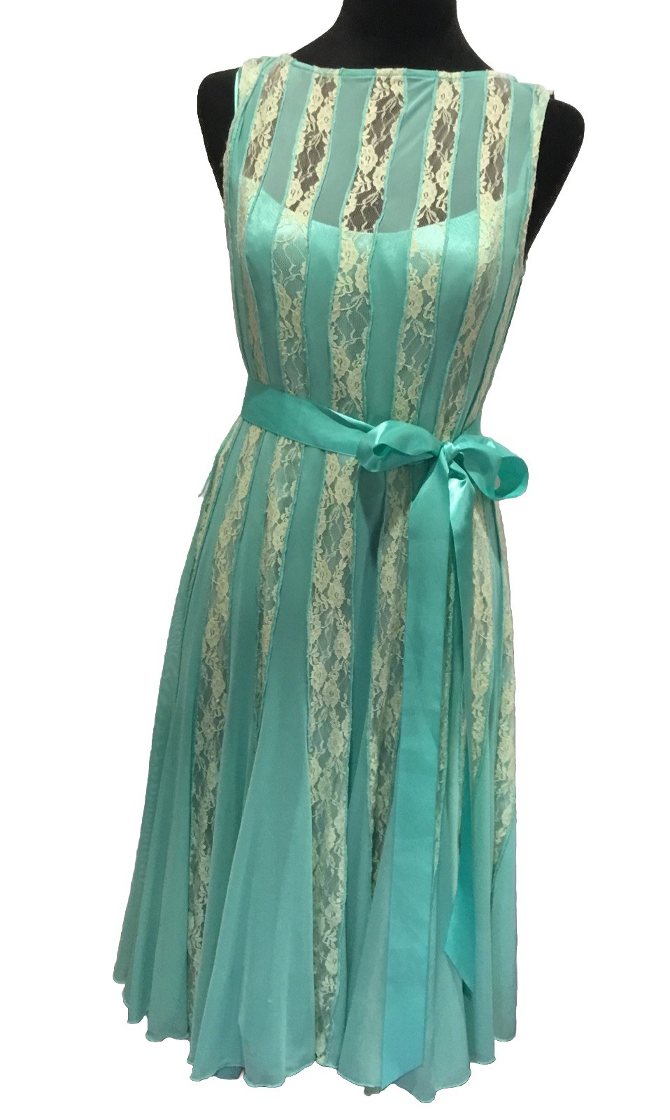 Coquette International Vintage Style Dress Medium Mint Green Lace 2pc