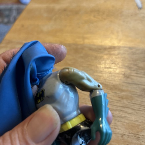 BATMAN 1979 MEGO DIE CAST METAL DC FIGURE per riparazione ricambi con mantello - Foto 7 di 14