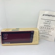 Vintage Spartus Large Display Digital Alarm AM-FM  Clock Radio Model 0123