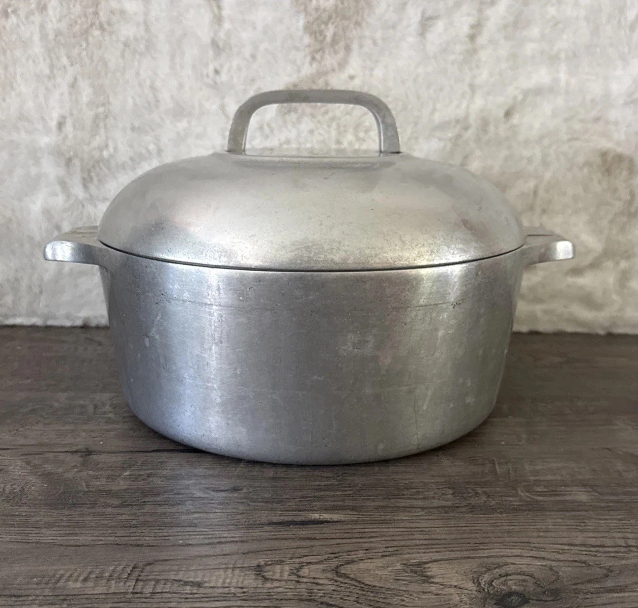 Vintage Wagner Ware Sidney 0 Magnalite Round 5 Quart Dutch Oven