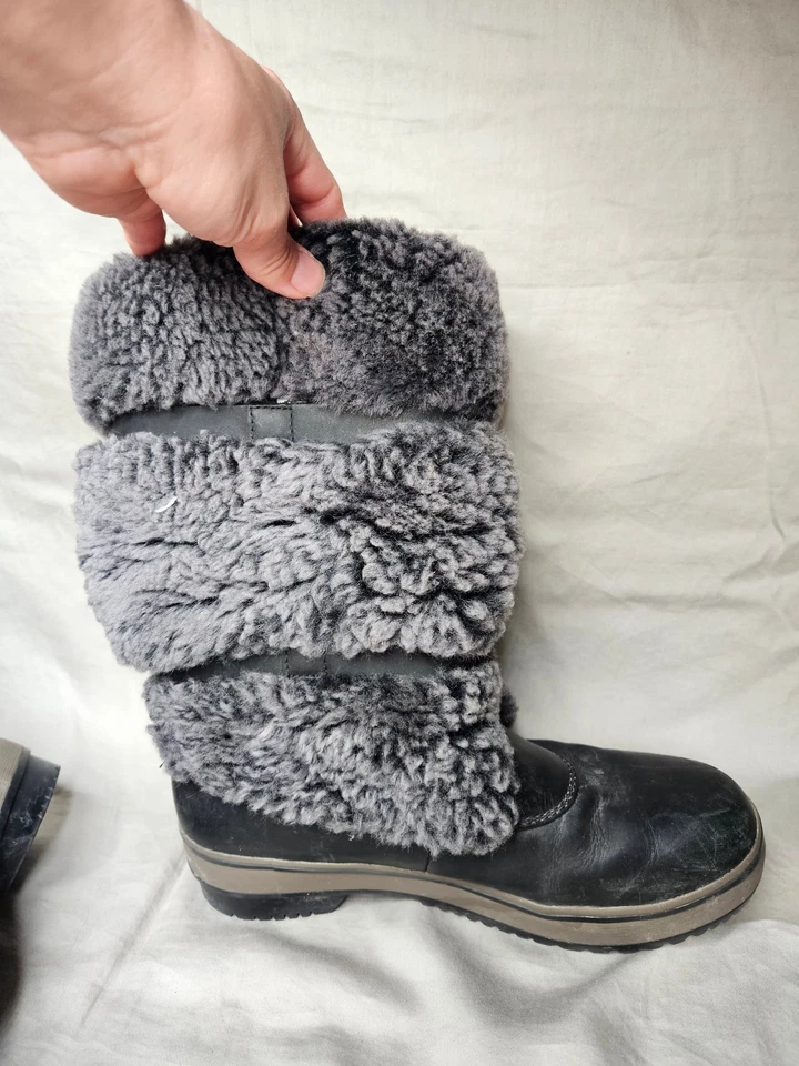 Botas de nieve impermeables Ugg Lilyan para mujer 7 negras grises piel de oveja forro polar Foto 4 de 4