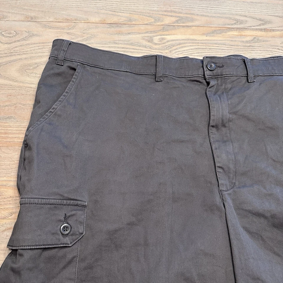 St John’s Bay Gray Cargo Shorts Mens Size 52 w/10” Inseam Twill Cotton Stretch - Image 2 of 4