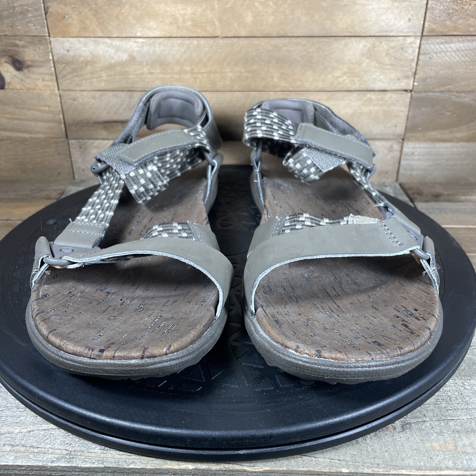 Sandali da donna grigi Merrell taglia 8 Around Town tessuti grattacieli sportivi