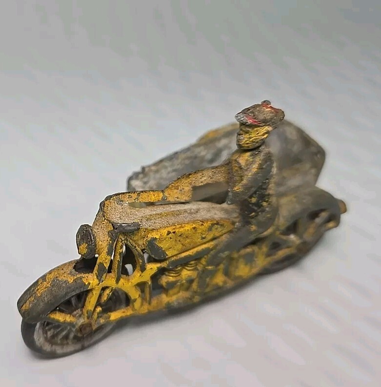 Vintage 1930's Die-cast Tootsie Toy Delivery Motorcycle With