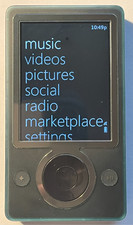 ZUNE 30 GB Digital MP3 Media Player  Bundle - FM Transmitter   2 Chargers