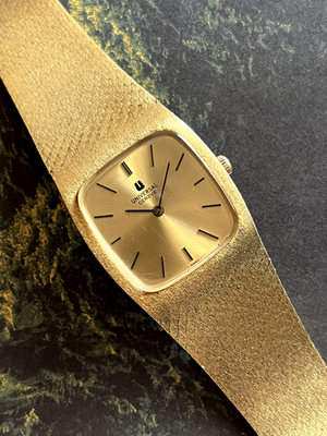 UNIVERSAL GENEVE 手巻 腕時計　18Kらしき表記ありヴィンテージ Vintage Universal Geneve Cobra gold plated manual winding Rare
