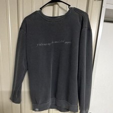 Taylor Swift Women s M Gray Crewneck Pullover Fleece Sweatshirt Graphic Print