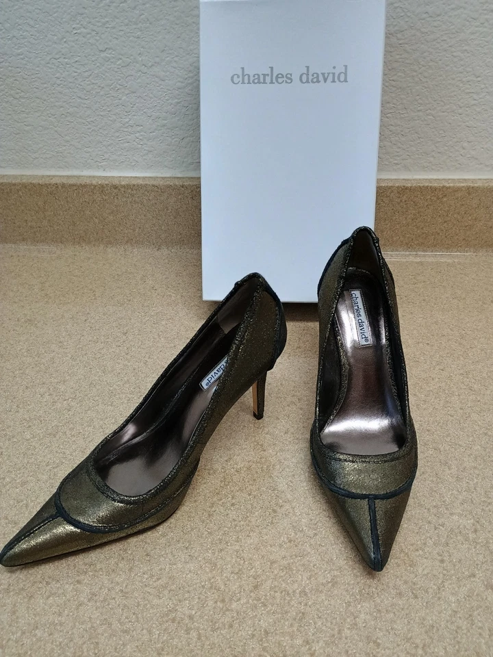 Zapatos de salón clásicos de gamuza de peltre Charles David talla 9M tacón punta punta brillo aguja Foto 2 de 4