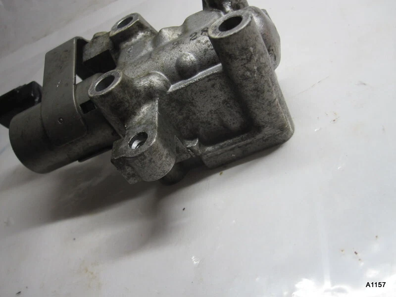 Soporte de válvula de control de aceite VVT genuino OEM para Subaru WRX STI 2012-2021 2.5 Turbo Foto 2 de 4