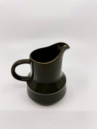 Jarra crema de gres sarraceno vintage verde oliva oscuro/marrón Fashion Manor - Imagen 1 de 7