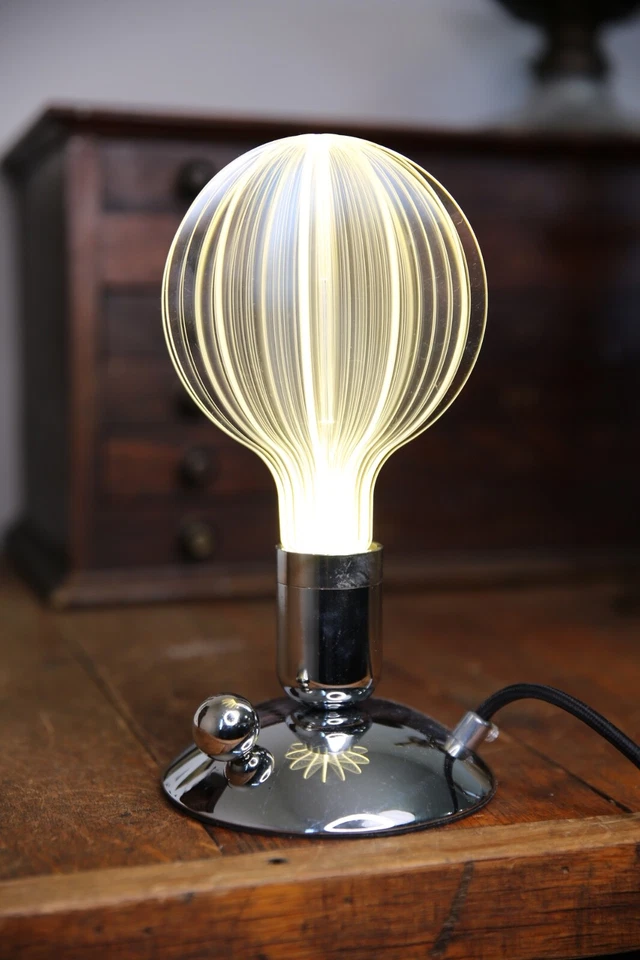 Luz LED Nocturna Salida del Sol Ojo Atómico Espacio Cúpula Globo Plata Lámpara de Mesa Pantalla Foto 3 de 4