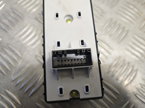 Interruptor de ventana delantera del lado del conductor genuino KIA STONIC (YB) 2017-2023 93570-H8500WK - Imagen 4 de 5