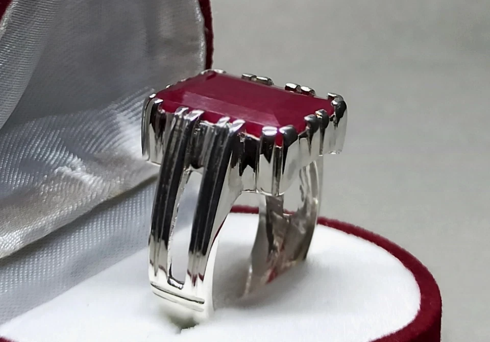 11 Ct Emerald Cut Deep Red Ruby Sterling Silver 925 Handmade Yaqoot Elegant Ring - Image 2 of 4