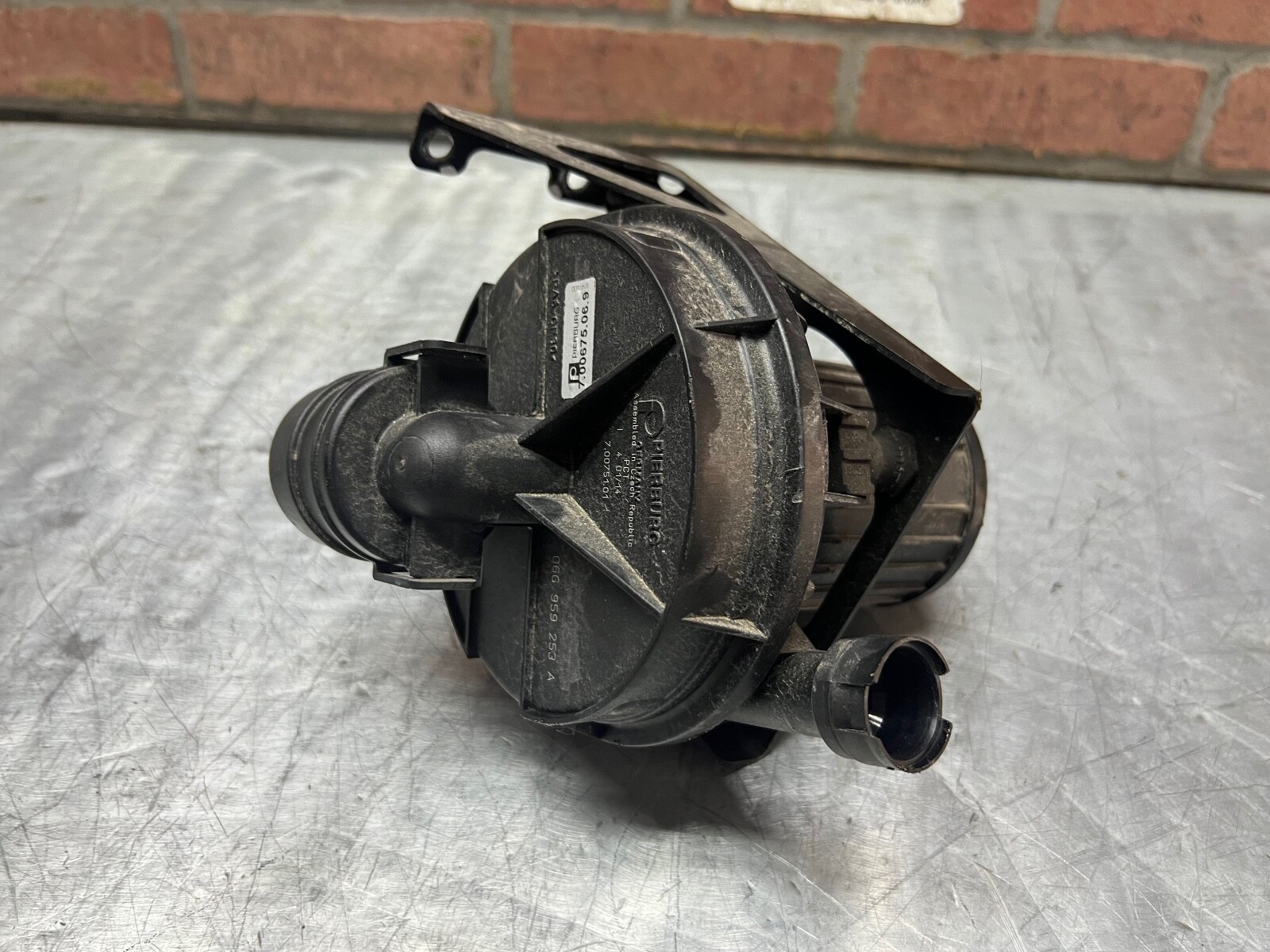 15-17 McLaren 650S Secondary Air Injection Smog Pump OEM