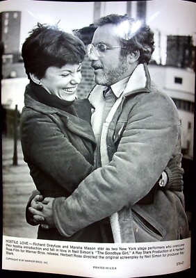THE GOODBYE GIRL - RICHARD DREYFUSS AND MARSHA MASON MOVIE PRESS KIT 1977 PHOTO