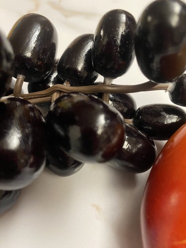 Madera tallada a mano MCM de colección fruta uvas en vid y mango arte decoración mediados de siglo - Imagen 13 de 14