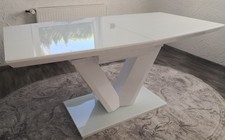 ​Moderner Glastisch für das Esszimmer – Ausziehbar & Neu