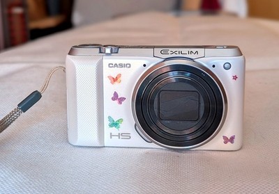 Casio Exilim EX-ZR850 Digital Camera – 8GB Card + Case – White