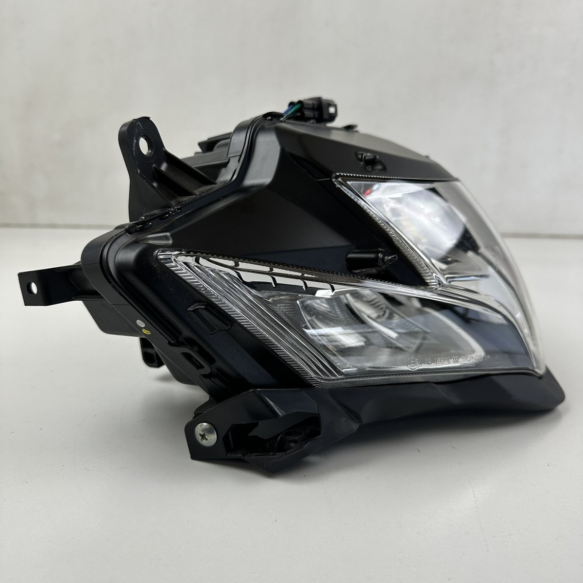 Suzuki Gixxer SF250 250 2024 Front headlight light lamp 1D1-35100