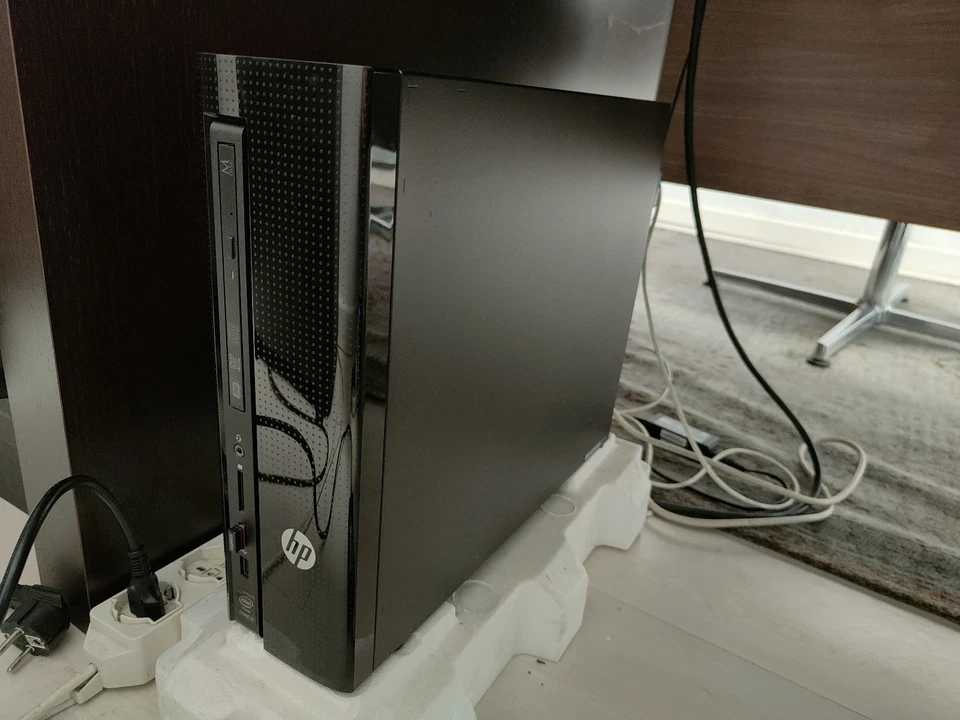 HP DESKTOP PC SLIMLINE 410-000nl CORE i3 3.70 GHz HDD 1 TB RAM 4 GB WIN 10 HOME - Immagine 2 di 4
