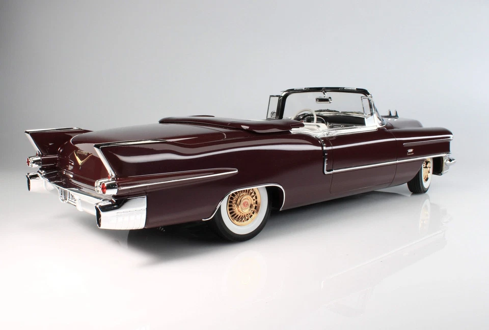 Cadillac Eldorado Biarritz 1956 convertible, modelos abiertos de estampillas 1:18 STM 1956003 Foto 2 de 3
