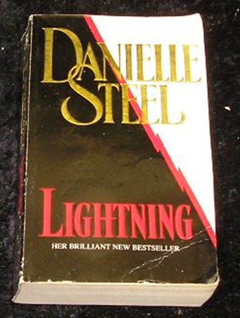 Lightning by Danielle Steel (Paperback, 1996)