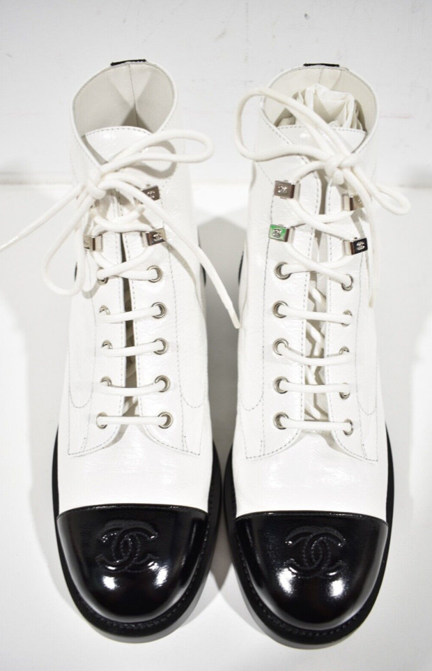 Chanel 21P White Black Crumpled Shiny CC Combat Lace Up Tie Ankle Short Boots 40 image 7