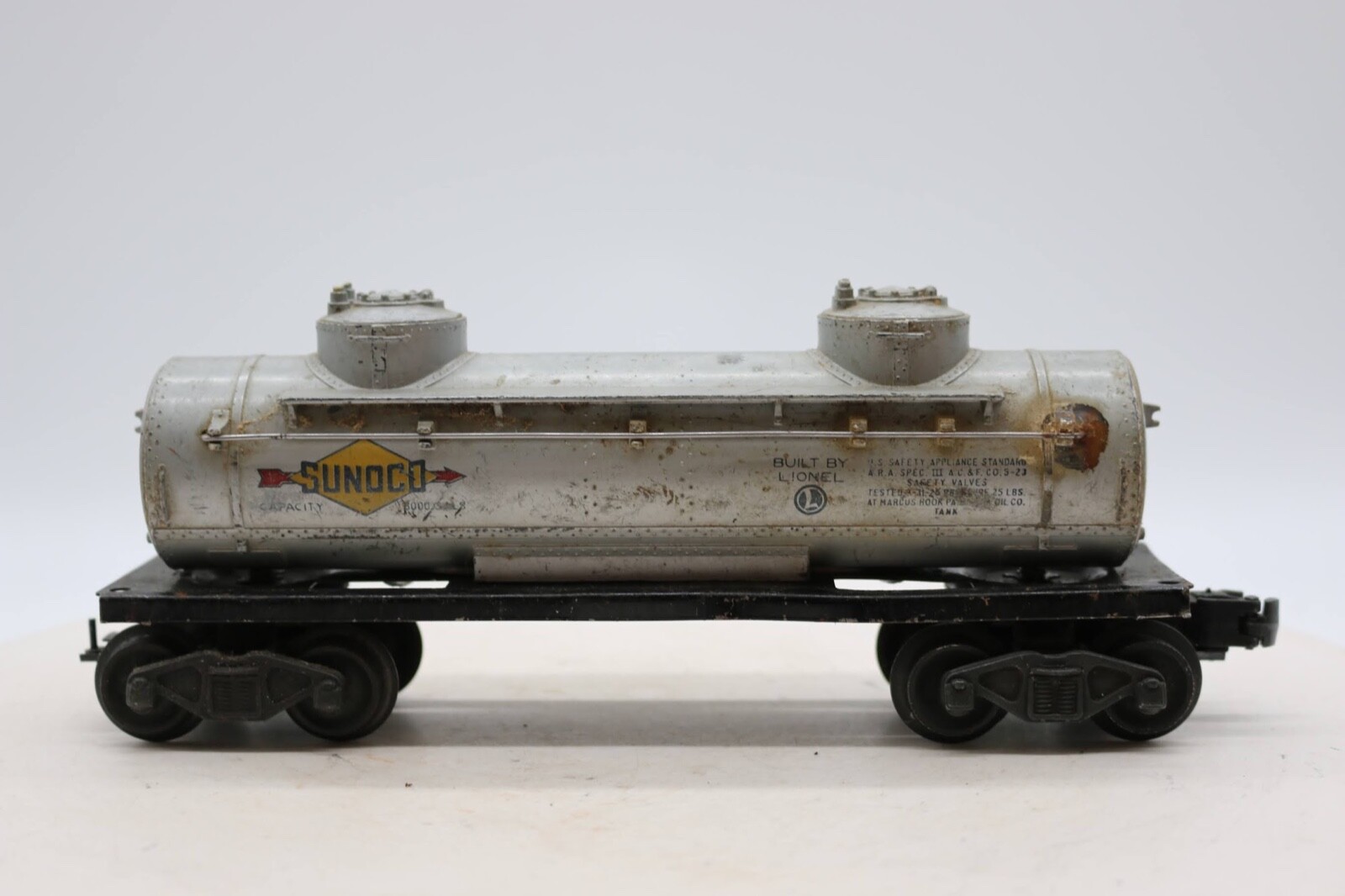 Vintage Post War Lionel Trains Sunoco Oil Two Dome Tanker 6465 O Gauge 1:48 Weathered