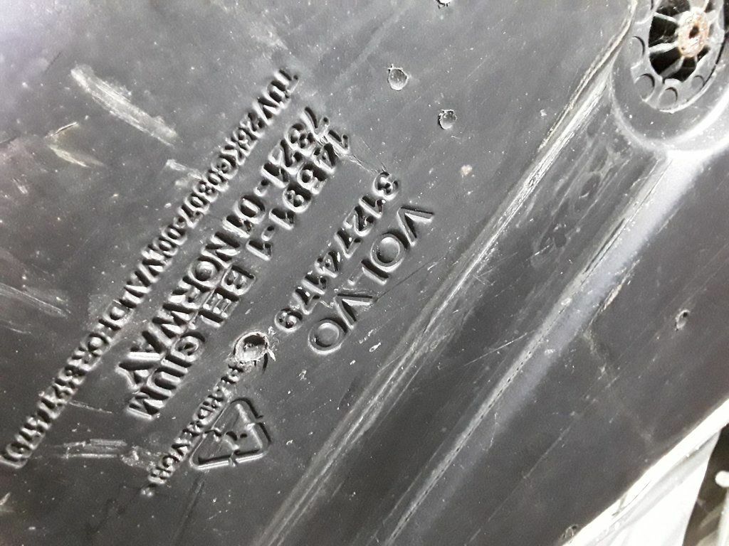 Volvo XC90 2009 2.4D AWD Diesel Fuel tank 31274179 136kw eBay