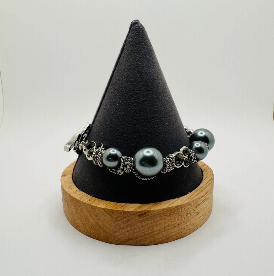 Pulsera Vintage Vera Wang Simply Vera Imitación Gris Perlas Estrás Tono Plata Foto 3 de 4