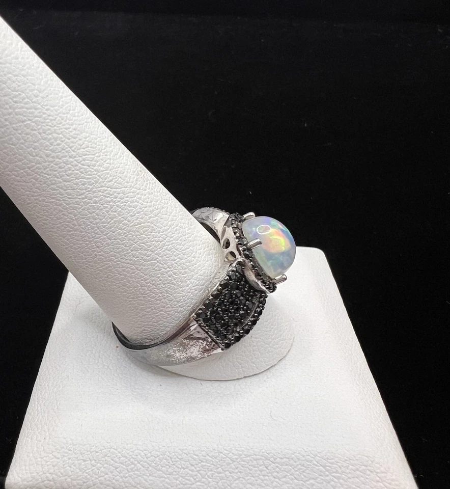 Кольцо из чистого серебра с овальным эфиопским опалом и черной шпинелью размер 11,5 - Изображение 2 из 4