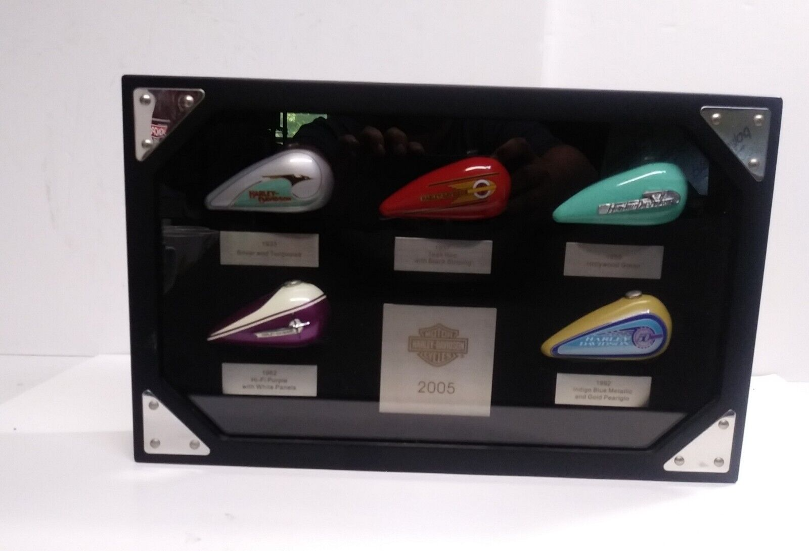 2005 HARLEYDAVIDSON Collectible Mini Gas Tank Set Display Shadow Box