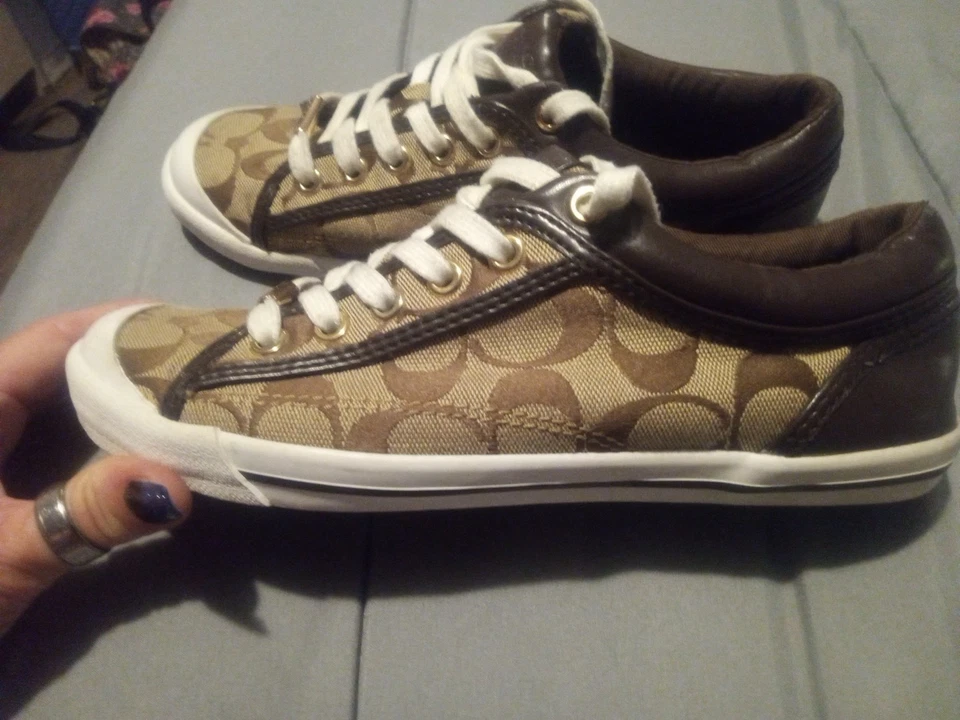 Zapatos casuales Coach elegantes para mujer talla 7 marrón y blanco Foto 4 de 4