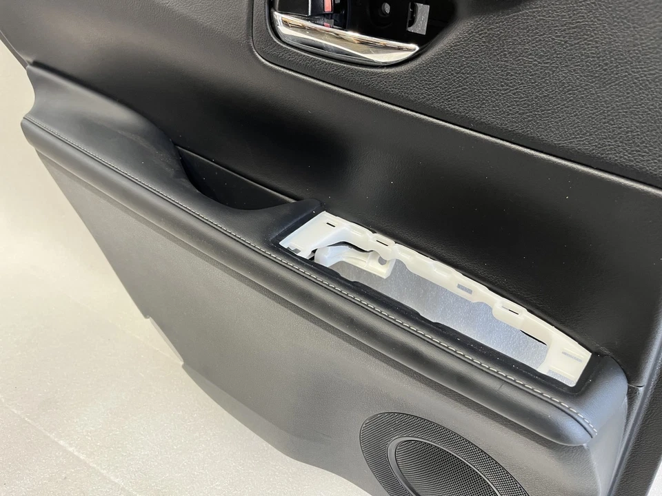 2013 2014 2015 2016 2017 2018 LEXUS ES300H ES350 panel de moldura de puerta trasera izquierda lb20 Foto 2 de 4