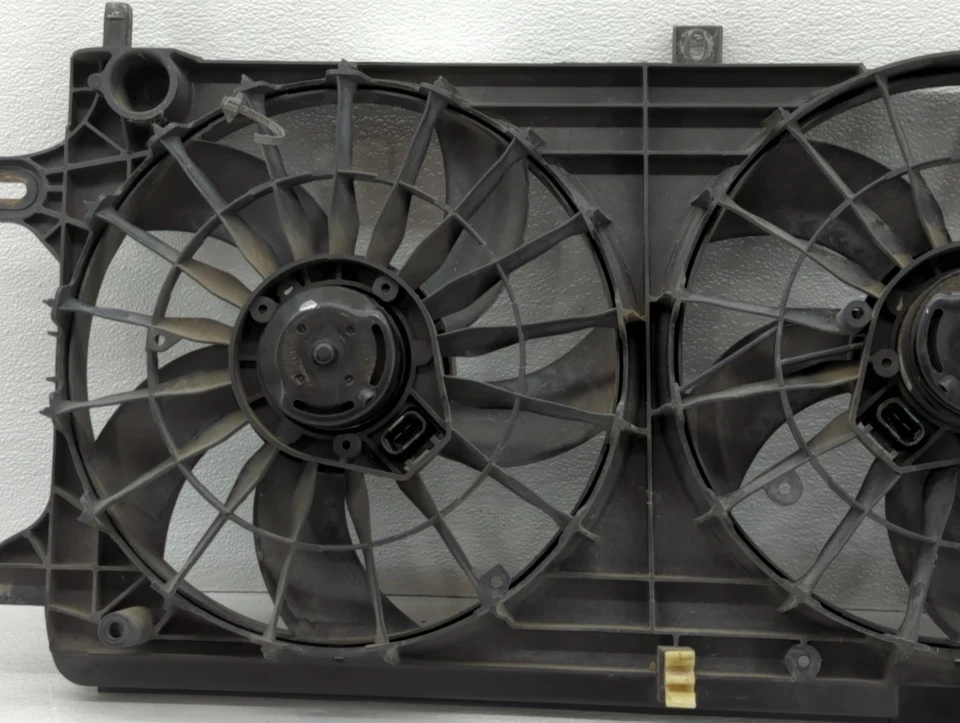 2004-2008 Pontiac Grand Prix Left Radiator Fan Motor Assembly VNOS4 - Image 2 of 4