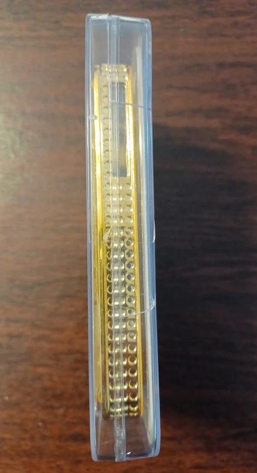 路易威登硬质保护壳 iPhone4 米色/金色带水钻罕见 HTF!! — 第 3/4 张图片