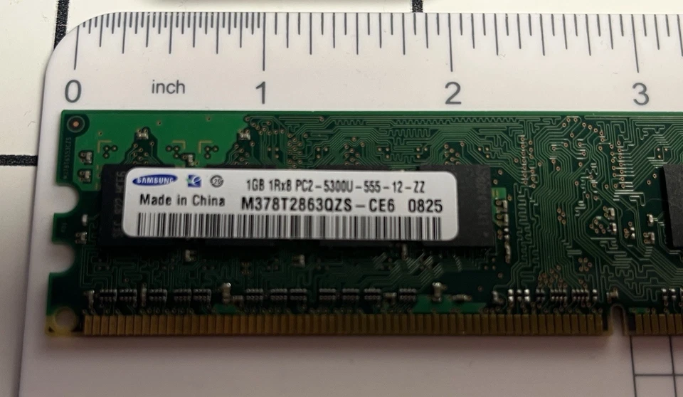 RAM de escritorio Samsung 1 GB 1Rx8 PC2-5300U-555-12-ZZ DDR2 667 MHz 240 pines - Imagen 2 de 4