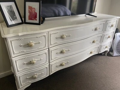 Urgent Sell Antique White French Chest Of Drawers Dressers