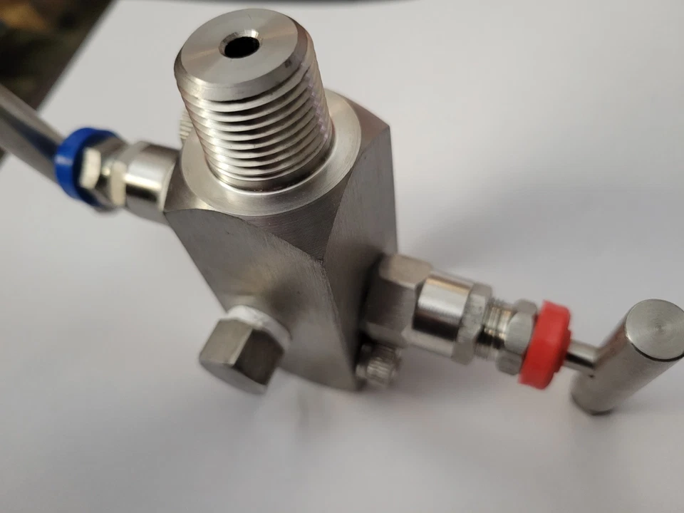 Alco Valve U2VG4NS  316Stainless 1/2 NPT MXF 10,000PSI - Image 4 of 4