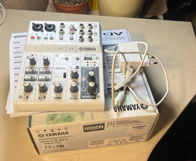 Yamaha AG06   USB Mixer / Audio Interface / Podcasting/Streaming station