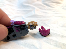 LEGO Minifigure - Two-Face Blueish Gray Suit - Batman - (SH0395) - Set #70915