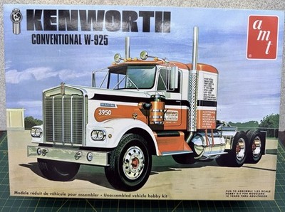 AMT Kenworth Conventional W-925 Semi Truck Tractor 1/25 Scale Sealed Model Kit